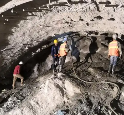 吴堡拱顶带模注浆料的施工流程及注意事项